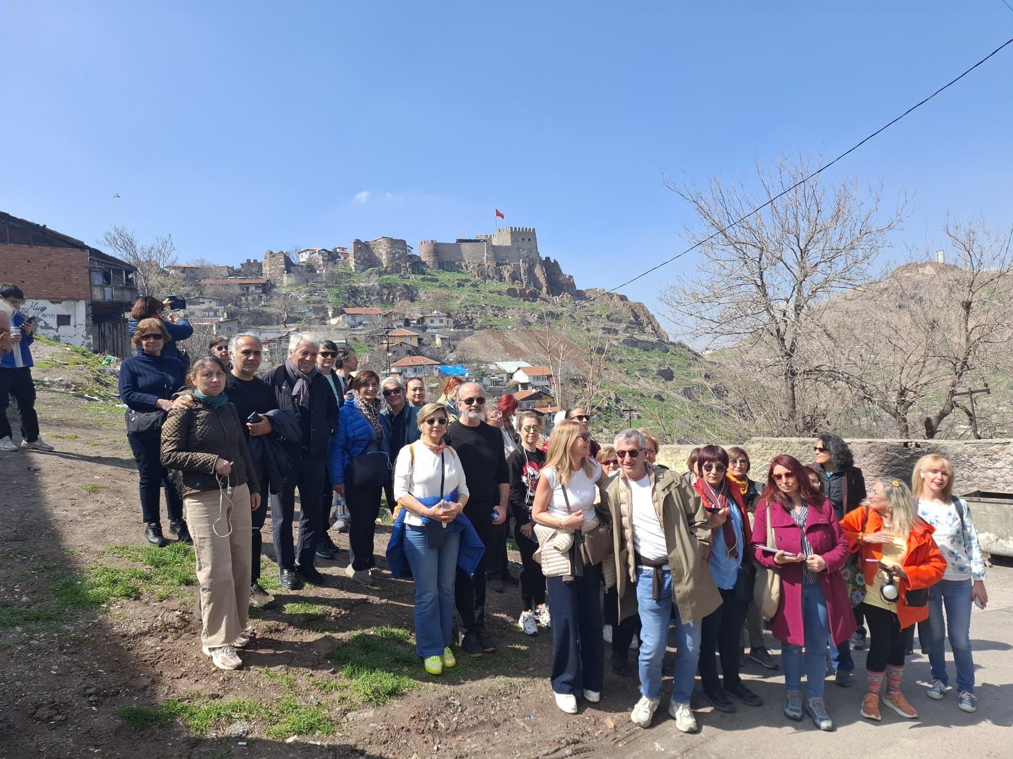 ANKARA’NIN İLK MAHALLESİ OLAN BİN YILLIK KALE MAHALLESİNİ GEZDİK