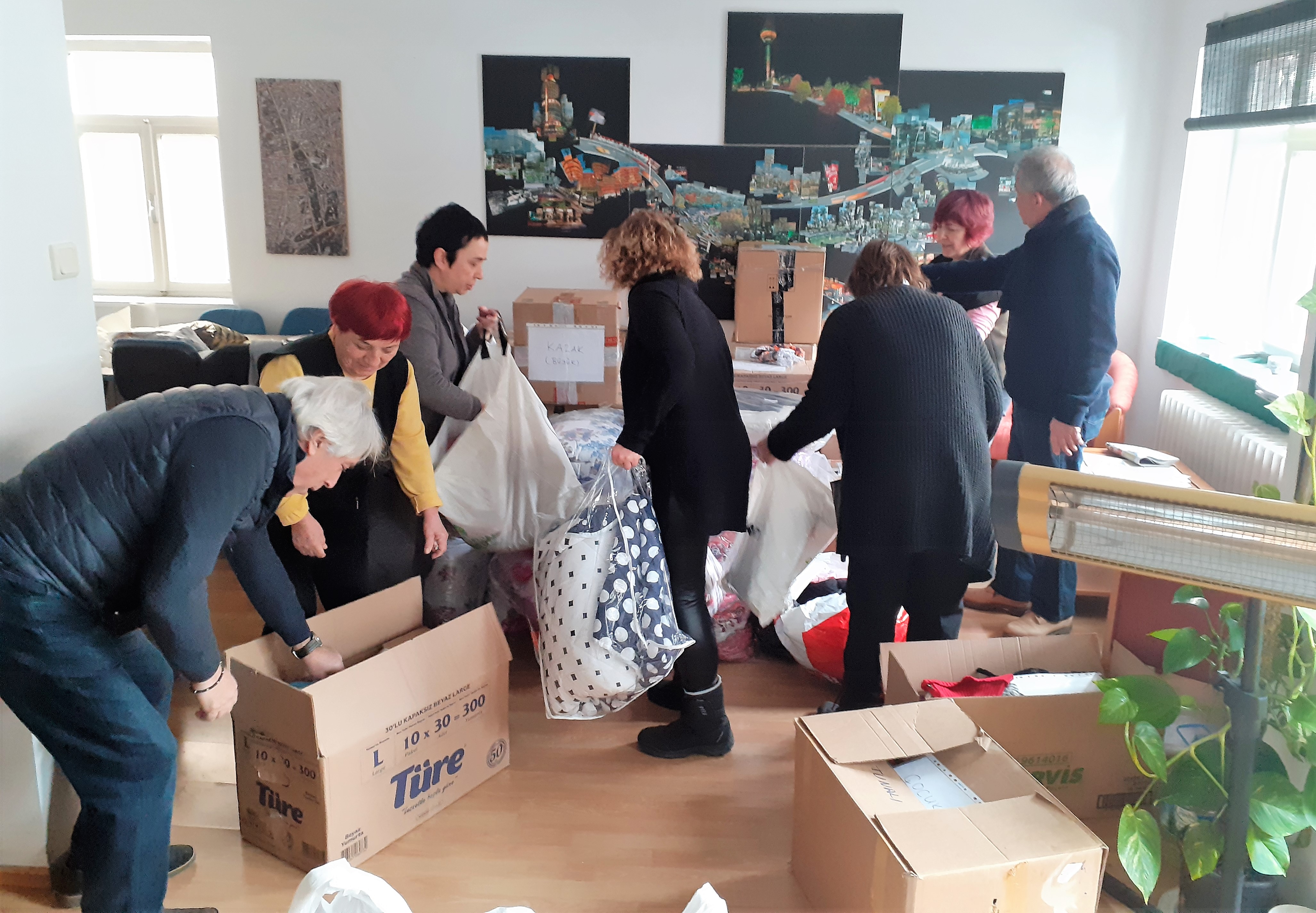 YARDIMLARIMIZ DEPREM BÖLGESİNE ULAŞTI, TEŞEKKÜRLER KAVAKLIDERE